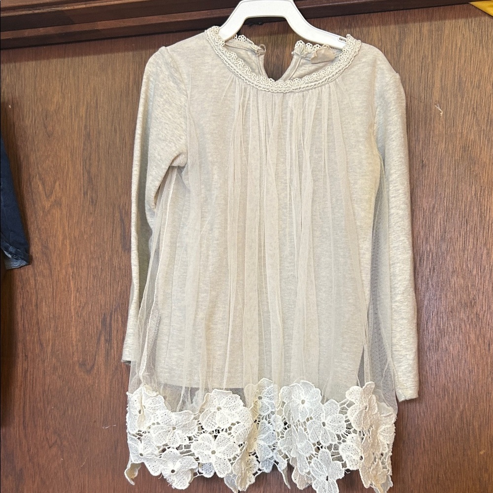 (🥊4 For $20) ML Kids size 7 Cream Long Sleeve Topp /dress  Lace Hem